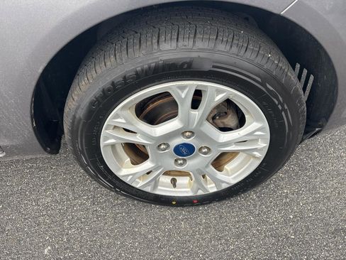 Used 2014 Ford Fiesta SE image 24