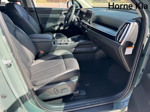 Certified 2025 Kia Sorento EX AWD/4WD image 28