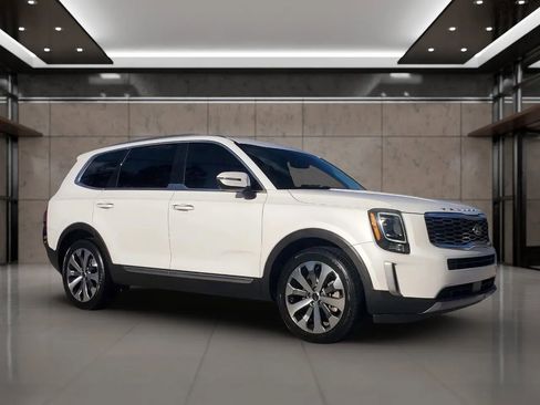Used 2020 Kia Telluride S w/ S 8 Passenger Seating Package image 2