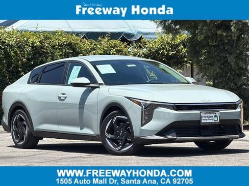 Used 2025 Kia K4 EX FWD image 1