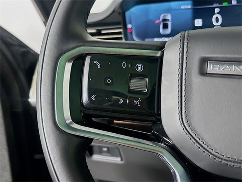 Used 2025 Land Rover Range Rover Sport SE image 10