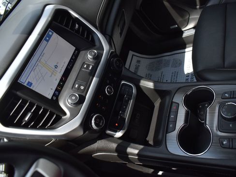 Used 2023 GMC Acadia SLT image 26