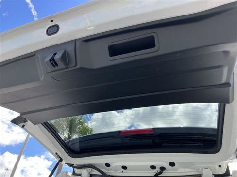 Certified 2025 Toyota 4Runner SR5 AWD/4WD image 25