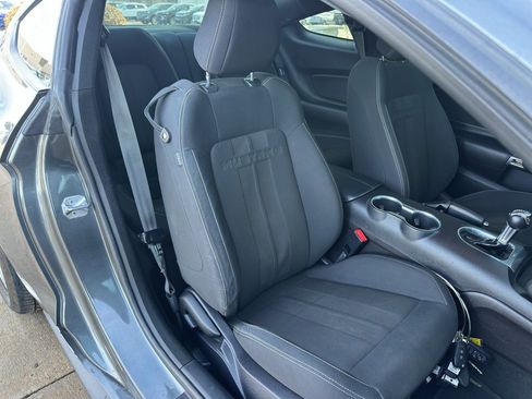 Used 2019 Ford Mustang Coupe image 27