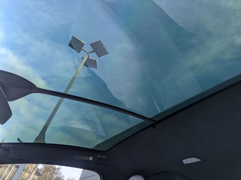 Used 2022 Tesla Model X image 22