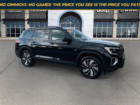 Used 2025 Volkswagen Atlas SE AWD/4WD image 1