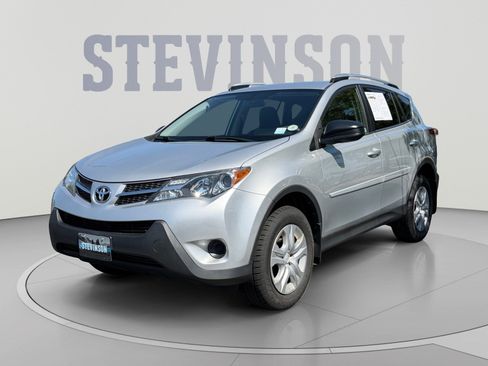 Used 2015 Toyota RAV4 LE AWD/4WD image 7