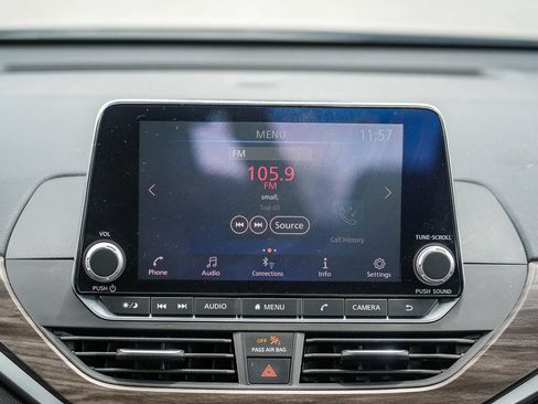 Used 2023 Nissan Altima 2.5 SV FWD image 14