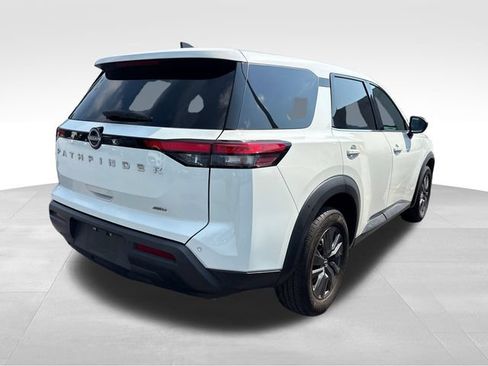 Certified 2024 Nissan Pathfinder S AWD/4WD image 3