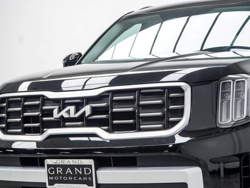 Used 2023 Kia Telluride S w/ S Sunroof Package FWD image 2
