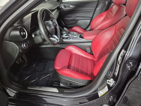 Used 2024 Alfa Romeo Giulia Ti w/ Performance Driving Package image 12