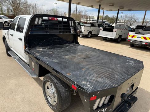 Used 2024 RAM 2500 Tradesman w/ Chrome Appearance Group image 13