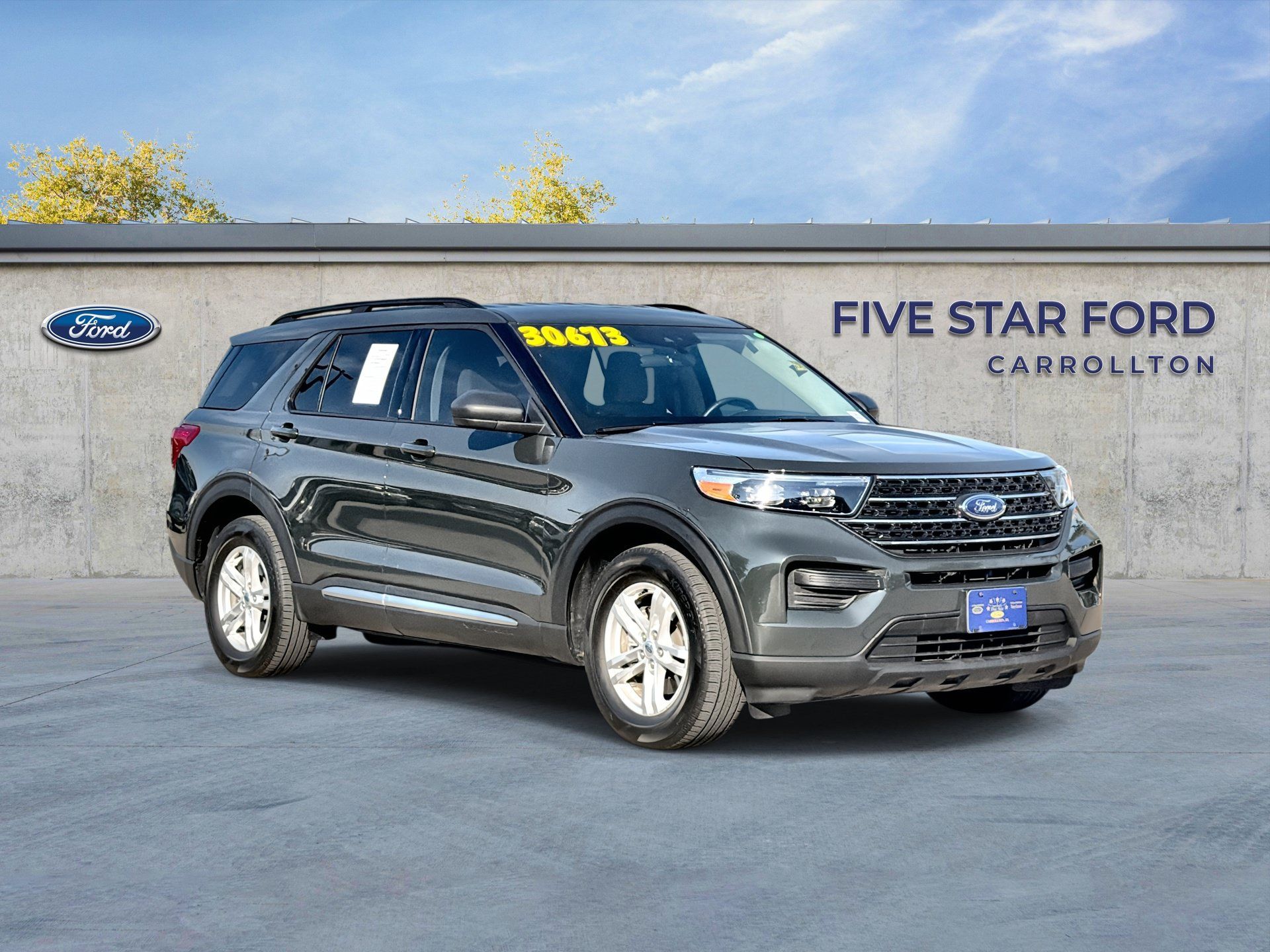 Certified 2023 Ford Explorer XLT RWD image 1