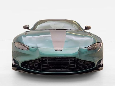 Used 2023 Aston Martin V8 Vantage Coupe RWD image 2