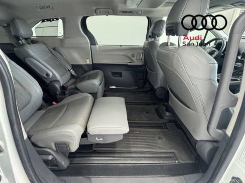 Used 2021 Toyota Sienna Limited FWD image 17