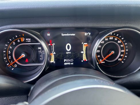 Used 2019 Jeep Wrangler Unlimited Sahara w/ Quick Order Package 24M Moab image 20