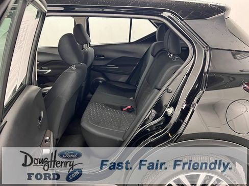 Used 2024 Nissan Kicks SV image 28