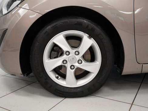 Used 2015 Hyundai Elantra SE image 14