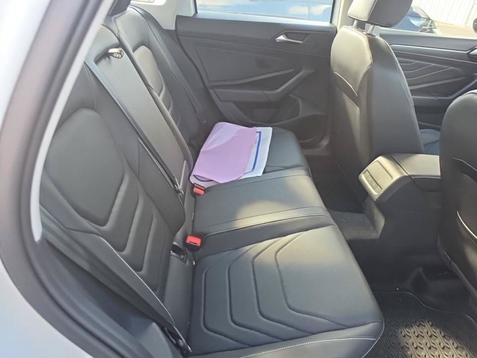 Used 2023 Volkswagen Jetta SEL FWD image 8