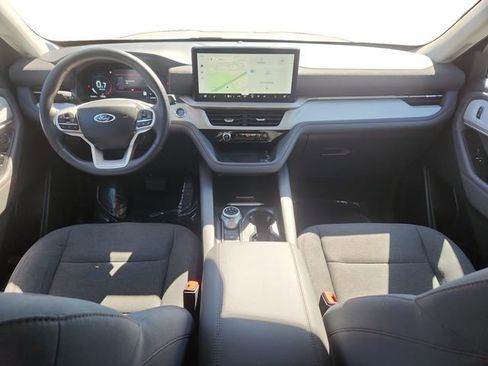 Used 2025 Ford Explorer Active image 12