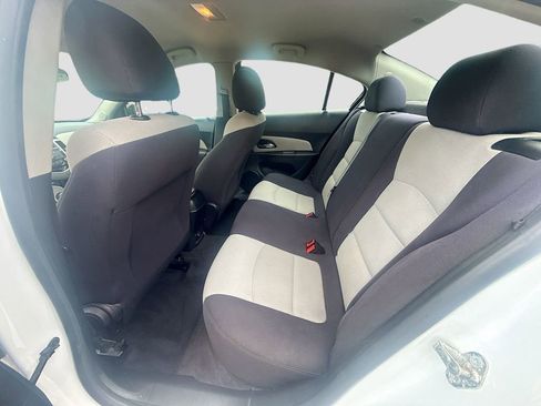Used 2015 Chevrolet Cruze LS image 22