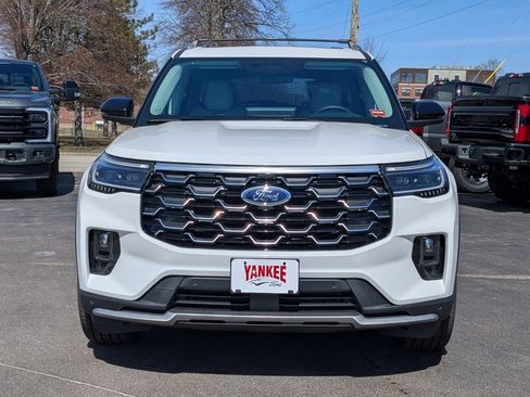 New 2026 Ford Explorer Platinum image 8