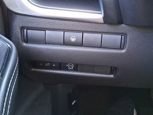 Used 2023 Nissan Rogue SV image 24