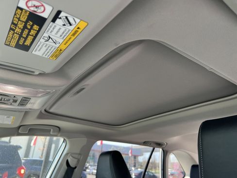 Used 2022 Toyota RAV4 XLE Premium image 22