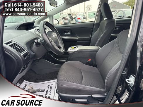 Used 2017 Toyota Prius V Three image 7