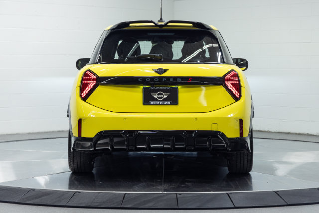 Certified 2025 MINI Cooper S FWD image 7