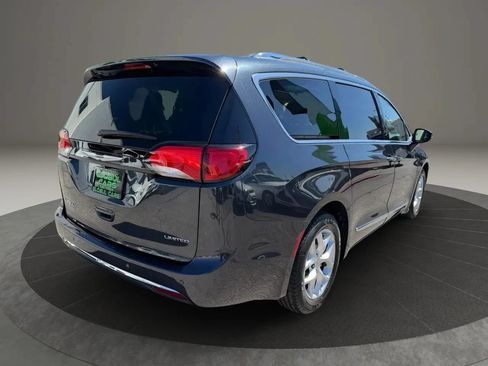 Used 2020 Chrysler Pacifica Limited FWD image 5