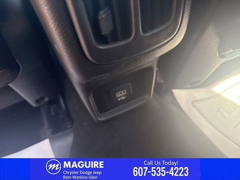 Used 2020 Jeep Compass Latitude FWD image 29