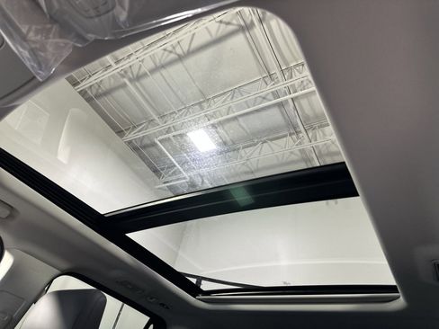 New 2025 Ford Expedition Active image 32