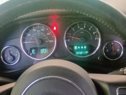 Used 2015 Jeep Wrangler Unlimited Sport w/ Quick Order Package 24S AWD/4WD image 35
