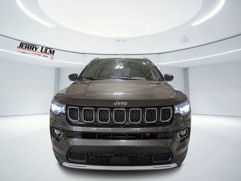 Used 2023 Jeep Compass Limited AWD/4WD image 8