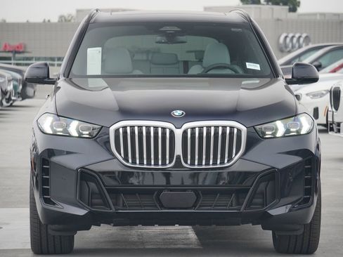 Used 2026 BMW X5 xDrive40i w/ M Sport Package image 2