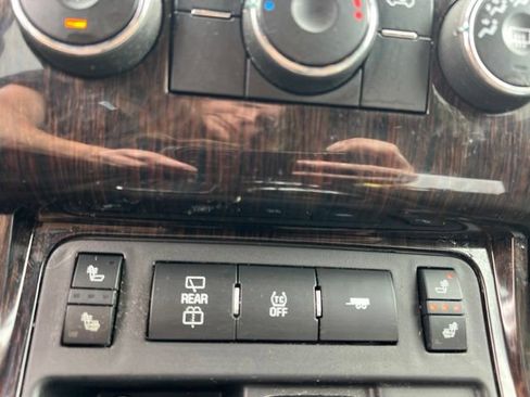 Used 2016 Chevrolet Traverse LT w/ Style and Technology Package FWD image 19