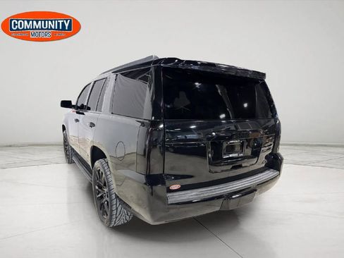 Used 2018 GMC Yukon SLT w/ Premium Edition image 5