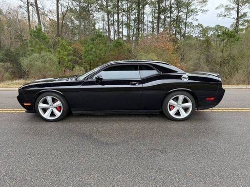 Used 2010 Dodge Challenger SRT8 RWD image 4