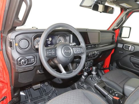 Used 2025 Jeep Gladiator Mojave image 24