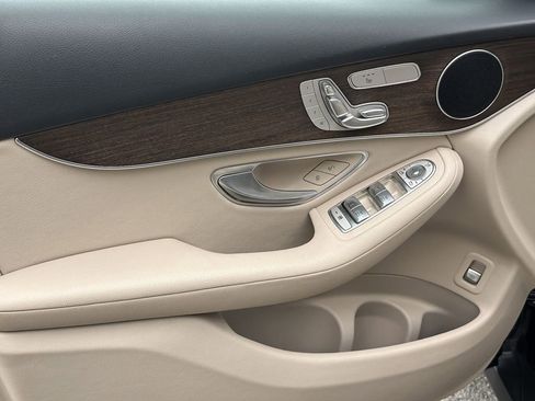 Certified 2022 Mercedes-Benz GLC 300 4MATIC image 11