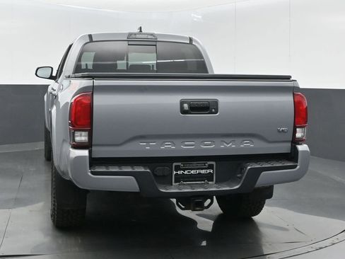 Used 2018 Toyota Tacoma TRD Sport image 19