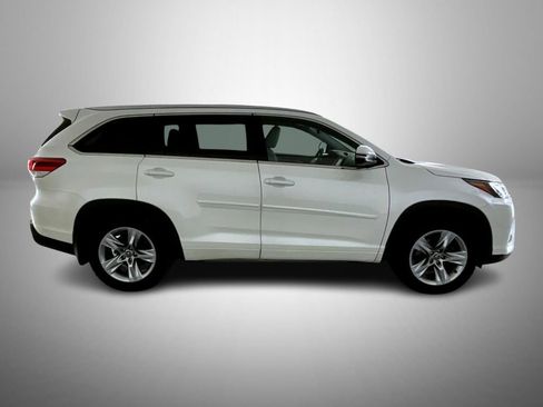 Used 2019 Toyota Highlander Limited w/ Protection Package #3 AWD/4WD image 4