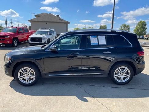 Used 2023 Mercedes-Benz GLB 250 4MATIC w/ Premium Package image 9