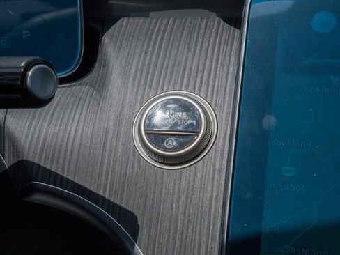 New 2026 Mercedes-Benz C 300 4MATIC Sedan image 22