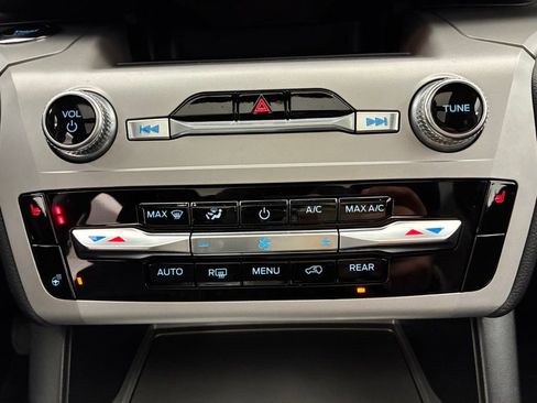 Certified 2023 Ford Explorer XLT w/ Equipment Group 202A image 5