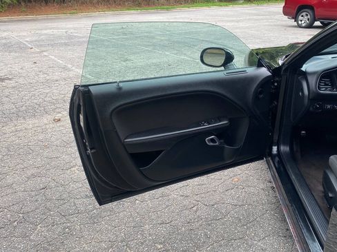 Used 2018 Dodge Challenger SXT RWD image 11