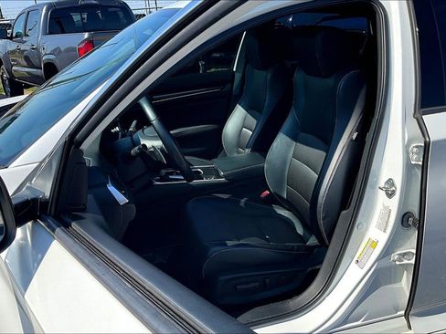 Used 2018 Honda Accord Sport image 32