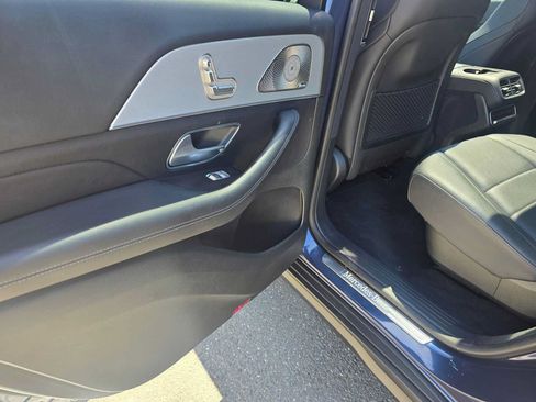Used 2025 Mercedes-Benz GLS 450 4MATIC image 17