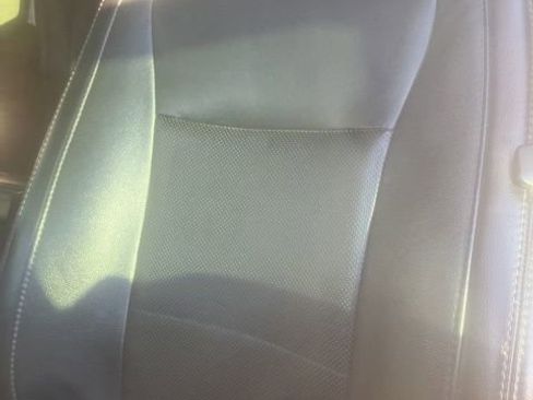 Used 2019 Ford F350 Lariat image 2